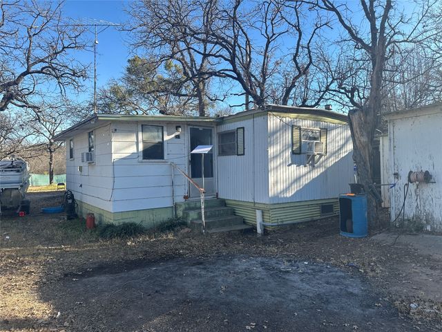 217 Buffalo Drive, Comanche, TX 76442