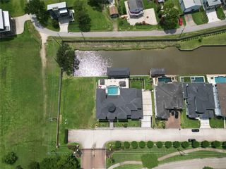 307 Blue Water Way, Kemah, TX 77565