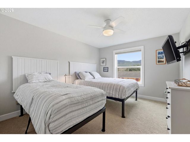 300 N PACIFIC St 37, Rockaway Beach, OR 97136