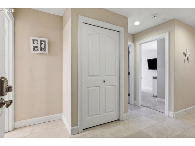 300 N PACIFIC St 37, Rockaway Beach, OR 97136