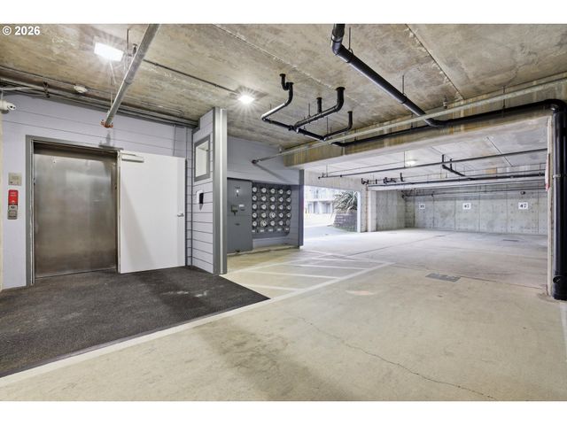 300 N PACIFIC St 37, Rockaway Beach, OR 97136