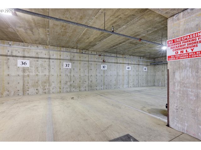300 N PACIFIC St 37, Rockaway Beach, OR 97136