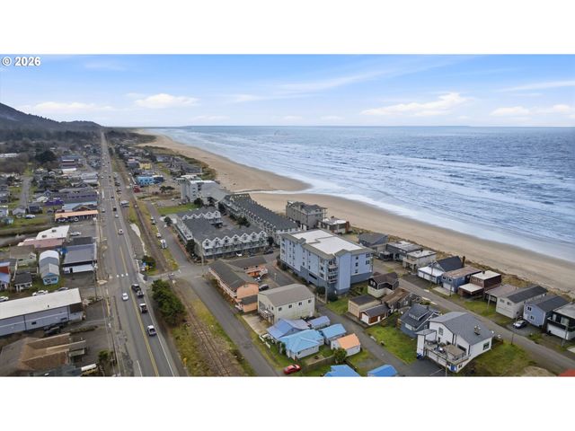 300 N PACIFIC St 37, Rockaway Beach, OR 97136