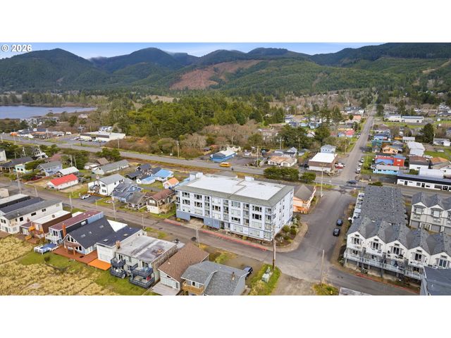 300 N PACIFIC St 37, Rockaway Beach, OR 97136