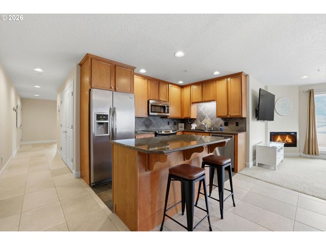 300 N PACIFIC St 37, Rockaway Beach, OR 97136