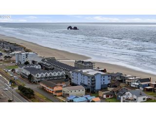 300 N PACIFIC St 37, Rockaway Beach, OR 97136