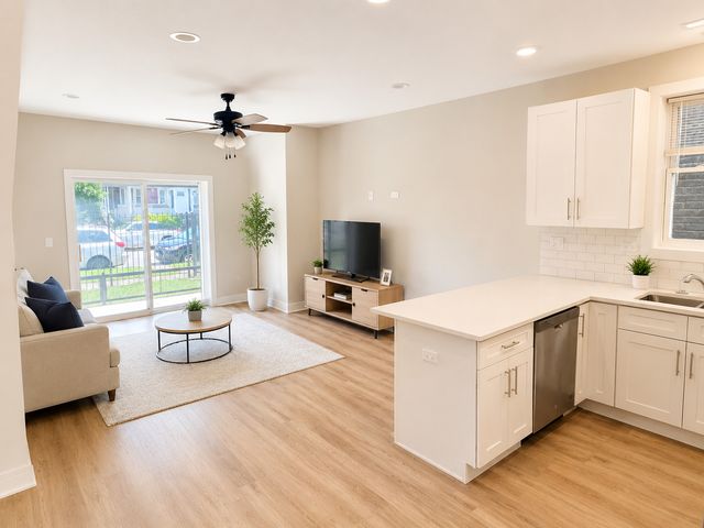 6622 S University Avenue 1, Chicago, IL 60637