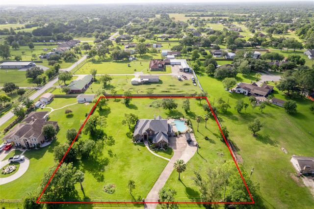 1513 County Road 149, Alvin, TX 77511