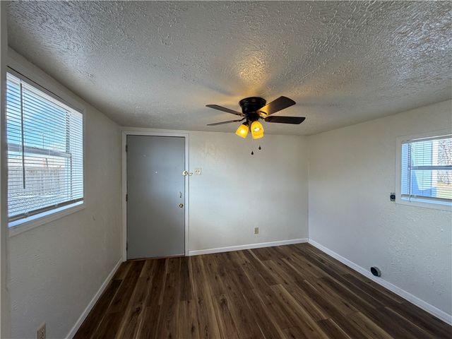 2106 Harvard St, Corpus Christi, TX 78416