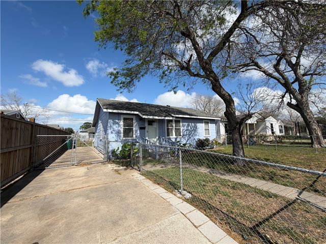 2106 Harvard St, Corpus Christi, TX 78416