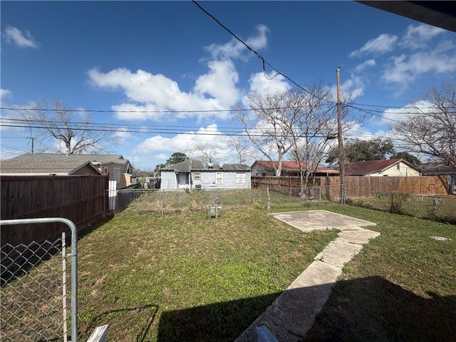 2106 Harvard St, Corpus Christi, TX 78416