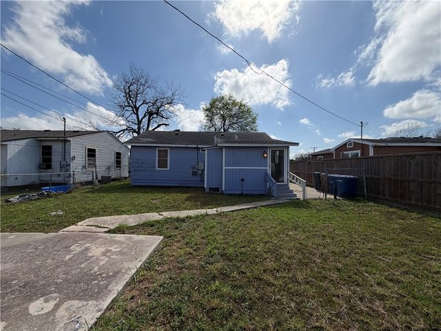 2106 Harvard St, Corpus Christi, TX 78416