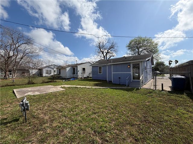 2106 Harvard St, Corpus Christi, TX 78416