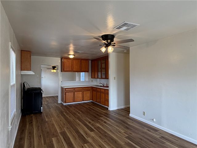 2106 Harvard St, Corpus Christi, TX 78416