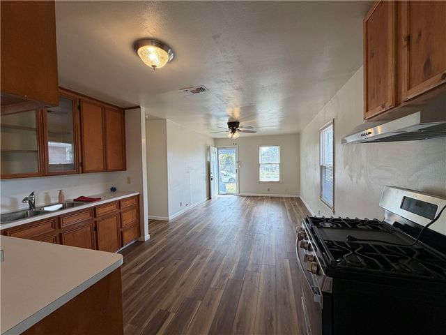 2106 Harvard St, Corpus Christi, TX 78416