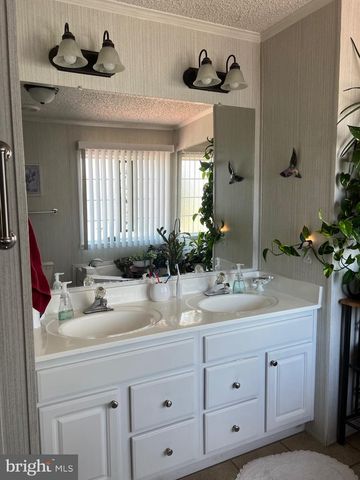 42 QUEEN ELEANOR DR, Elkton, MD 21921