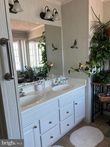 42 QUEEN ELEANOR DR, Elkton, MD 21921