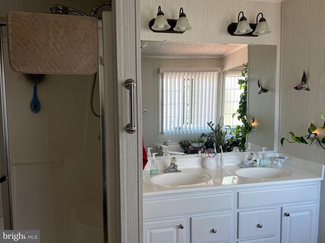 42 QUEEN ELEANOR DR, Elkton, MD 21921