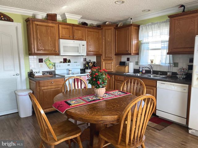 42 QUEEN ELEANOR DR, Elkton, MD 21921