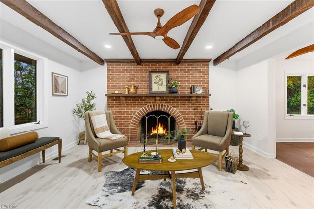 74 Knollwood DR, Newport News, VA 23608