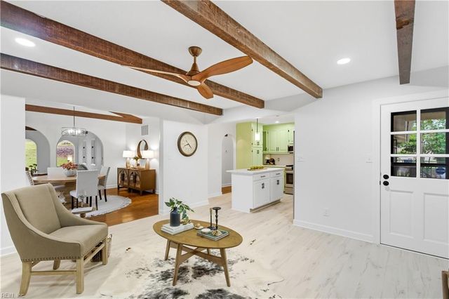 74 Knollwood DR, Newport News, VA 23608
