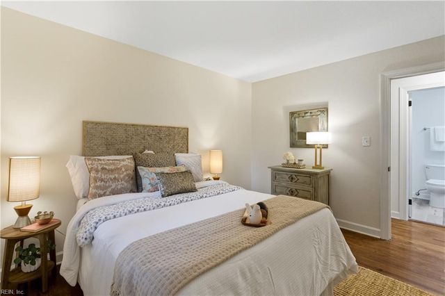 74 Knollwood DR, Newport News, VA 23608