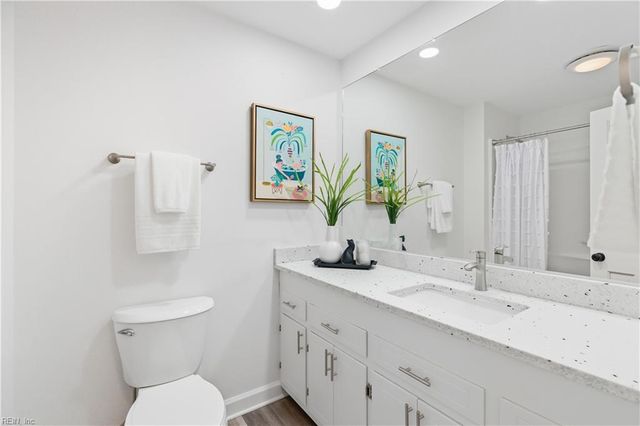 74 Knollwood DR, Newport News, VA 23608