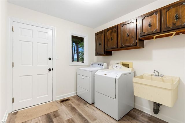 74 Knollwood DR, Newport News, VA 23608