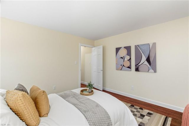 74 Knollwood DR, Newport News, VA 23608