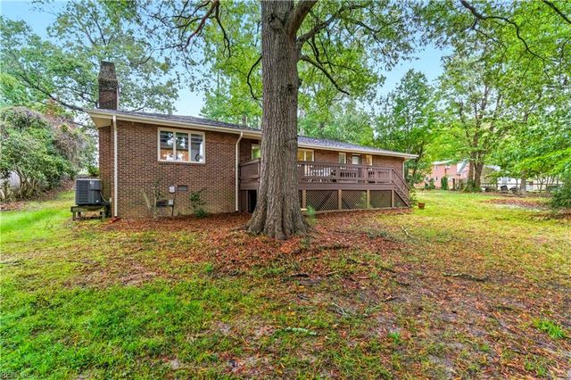 74 Knollwood DR, Newport News, VA 23608