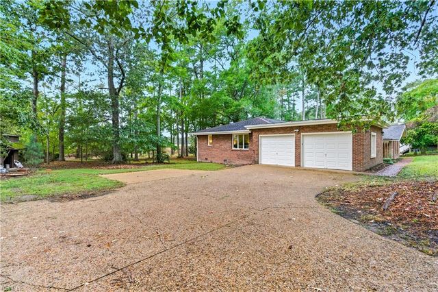 74 Knollwood DR, Newport News, VA 23608