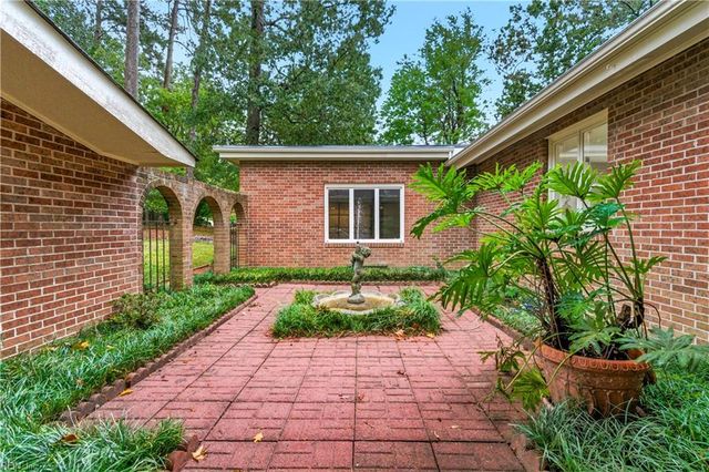 74 Knollwood DR, Newport News, VA 23608