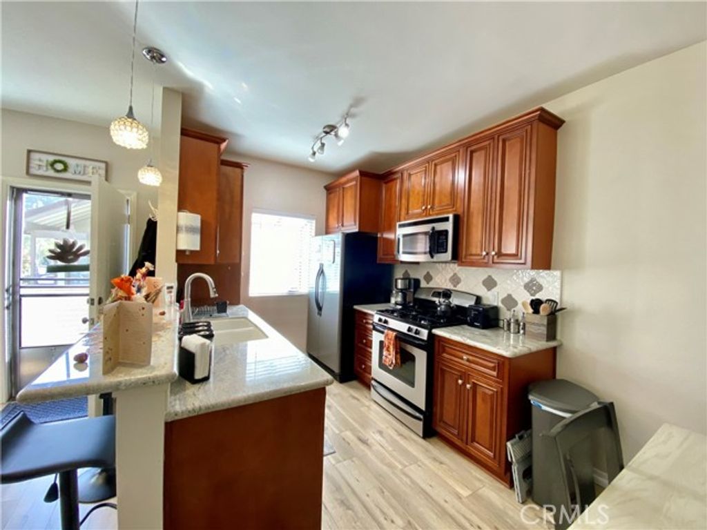 86 Maegan Place 12, Thousand Oaks, CA 91362