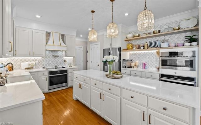 1010 Keswick Lane, Clemmons, NC 27012