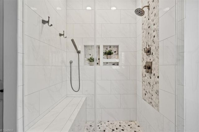 1010 Keswick Lane, Clemmons, NC 27012