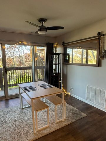 5811 Oakwood Drive C, Lisle, IL 60532