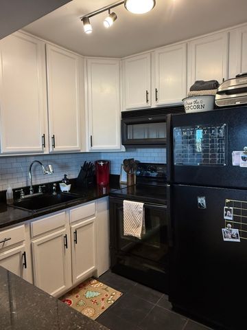 5811 Oakwood Drive C, Lisle, IL 60532