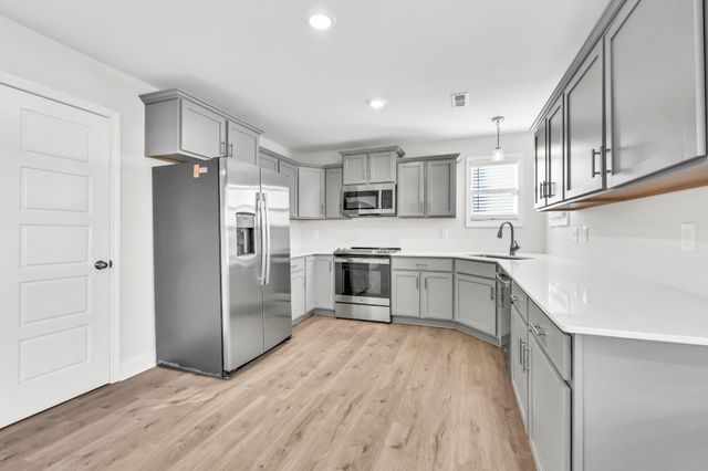 164 Leitrim Dr, Clarksville, TN 37042