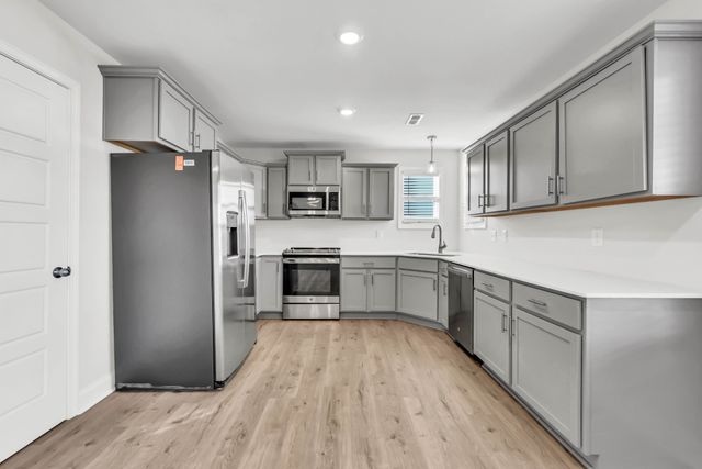 164 Leitrim Dr, Clarksville, TN 37042