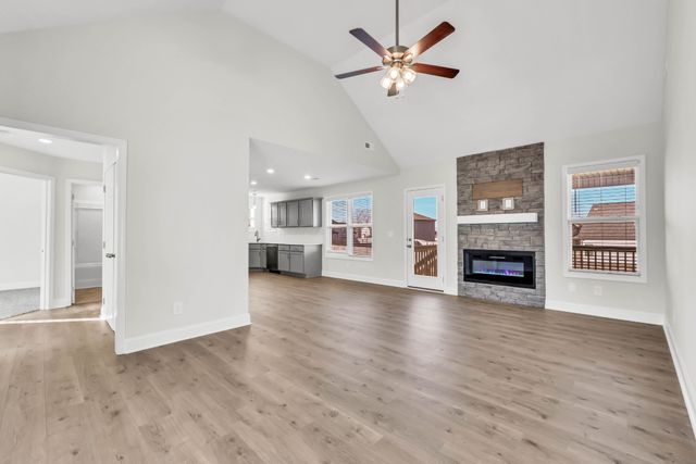 164 Leitrim Dr, Clarksville, TN 37042