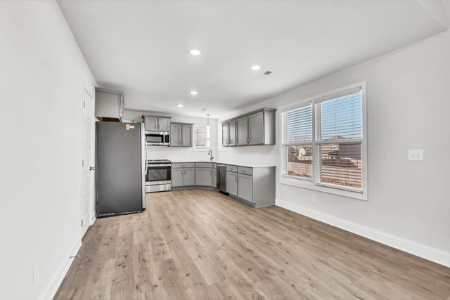 164 Leitrim Dr, Clarksville, TN 37042