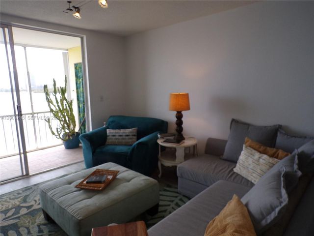 3000 Marcos Drive P609, Aventura, FL 33160