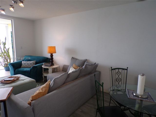 3000 Marcos Drive P609, Aventura, FL 33160