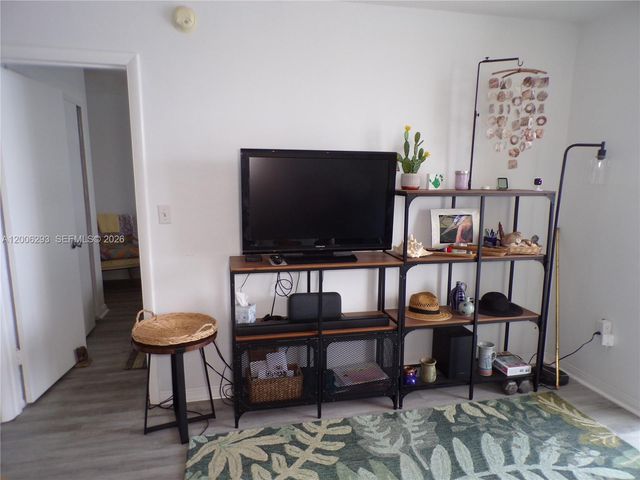 3000 Marcos Drive P609, Aventura, FL 33160