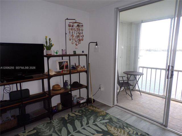 3000 Marcos Drive P609, Aventura, FL 33160