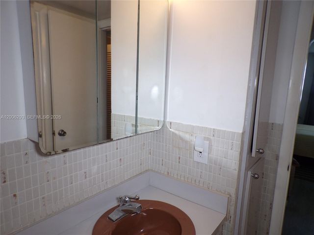 3000 Marcos Drive P609, Aventura, FL 33160