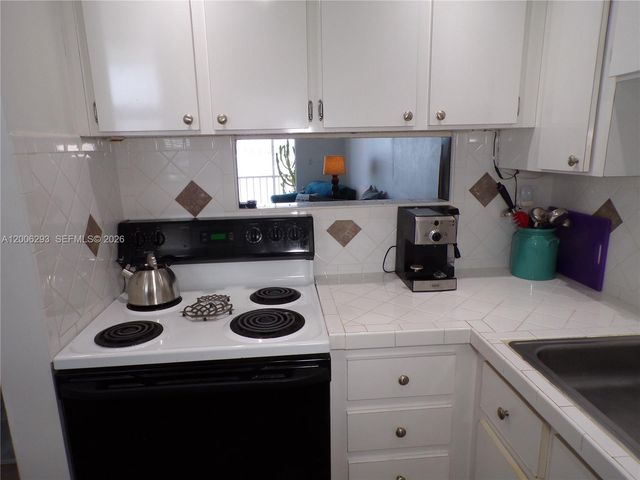 3000 Marcos Drive P609, Aventura, FL 33160
