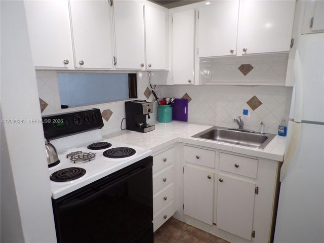 3000 Marcos Drive P609, Aventura, FL 33160