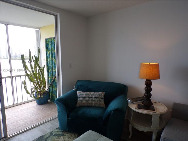 3000 Marcos Drive P609, Aventura, FL 33160