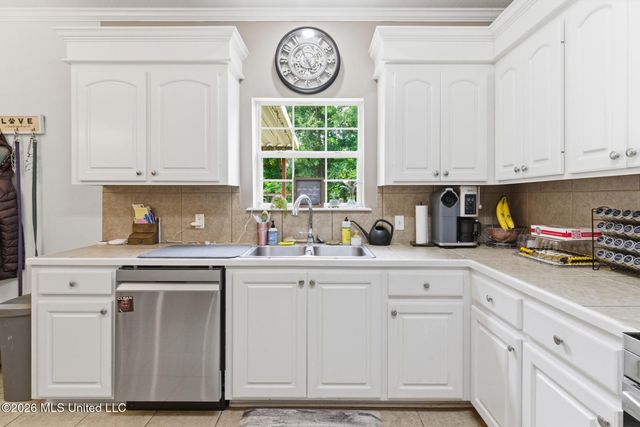 15 Katherine Avenue, Sumrall, MS 39482